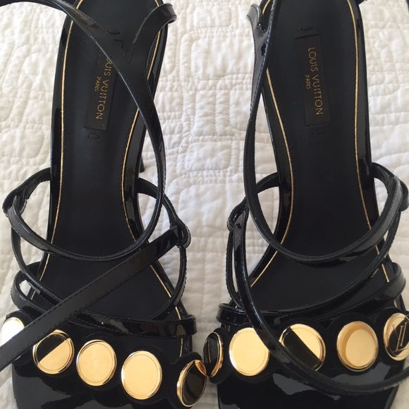 Beautiful strappy sandal heels - Picture 1 of 10